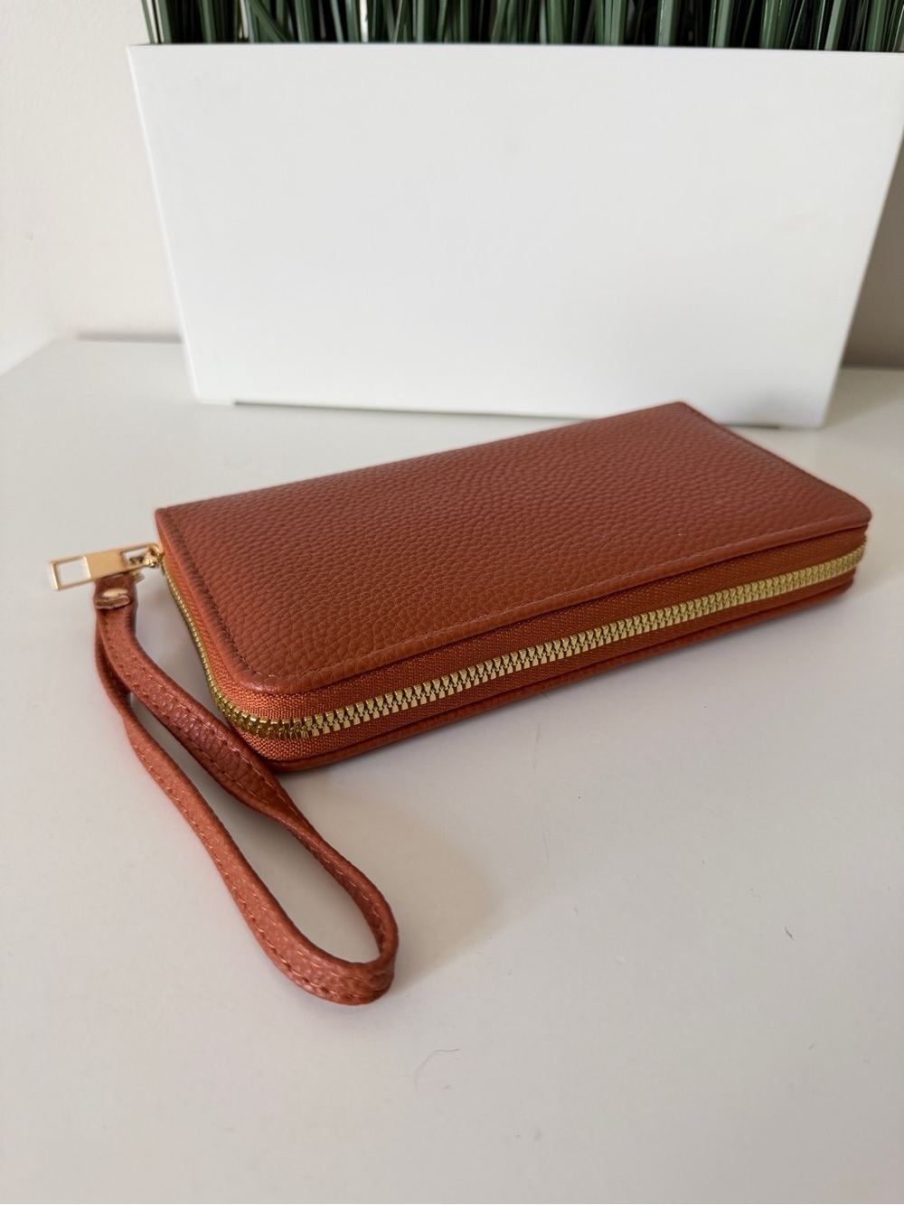 Brown Pebbled Faux Leather Zip Around Wallet Wristlet Clutch Organizer - Picture 2 of 6